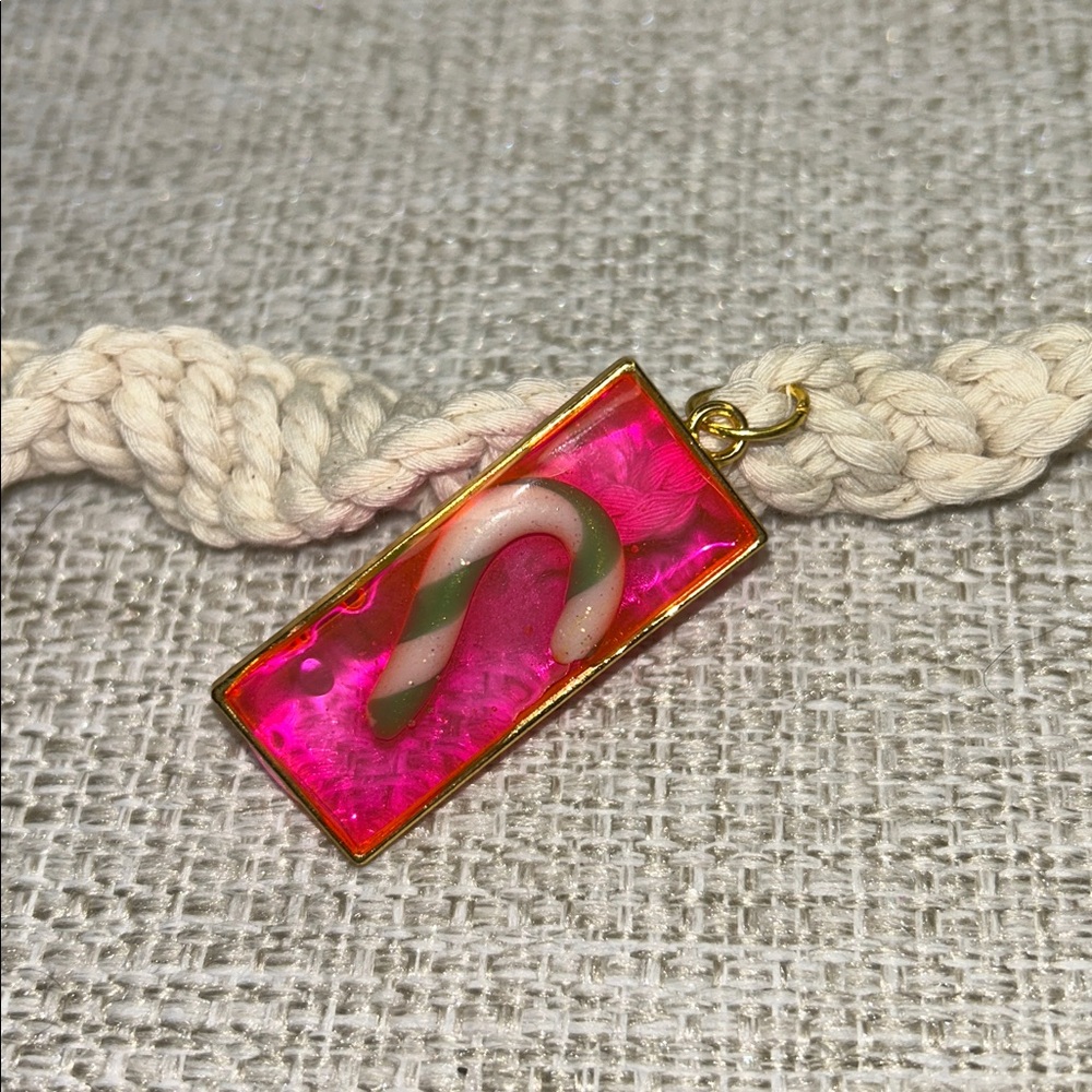 Handmade Macrame Frozen Key Chain - Picture 9 of 14